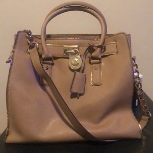 Gorgeous Michael kors tote